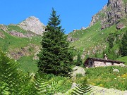 12 E siamo alla Baita Ciarelli (1610 m)